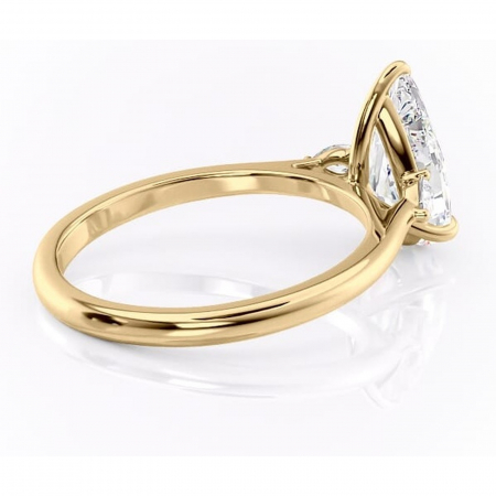 Inel de logodnă Felicity din aur Galben 18kt cu moissanite tăietură pară – Solitar rafinată pentru profil înalt | Personalizează și configurează gratuit online [2]