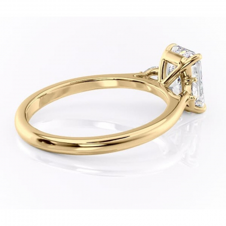 Inel de logodnă Felicity din aur Galben 14kt cu moissanite tăietură radiantă – Solitar rafinată pentru profil înalt | Personalizează și configurează gratuit online [2]