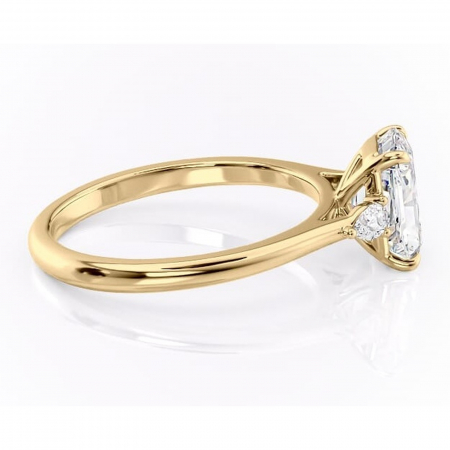 Inel de logodnă Felicity din aur Galben 14kt cu moissanite tăietură radiantă – Solitar rafinată pentru profil înalt | Personalizează și configurează gratuit online [1]