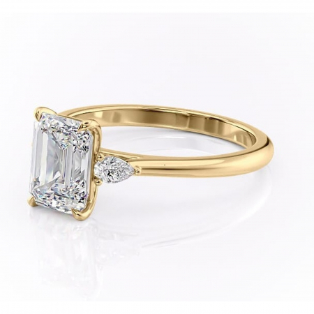 Inel de logodnă Felicity din aur Galben 18kt cu moissanite tăietură smarald – Solitar rafinată pentru profil înalt | Personalizează și configurează gratuit online [6]