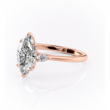 Inel de logodnă Felicity din aur Rose 14kt cu moissanite tăietură marquise – Solitar rafinată pentru profil înalt | Personalizează și configurează gratuit online [6]