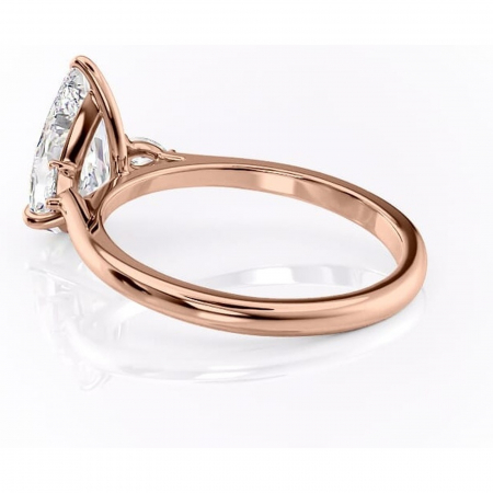 Inel de logodnă Felicity din aur Rose 14kt cu moissanite tăietură pară – Solitar rafinată pentru profil înalt | Personalizează și configurează gratuit online [4]