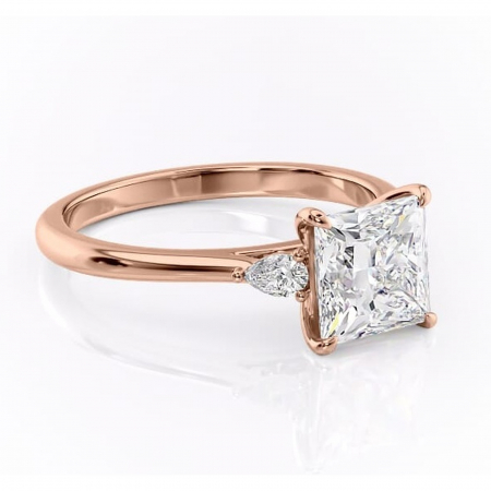 Princess - Inel de logodnă Felicity din aur Rose 18kt cu moissanite tăietură princess – Solitar rafinată pentru profil înalt | Personalizează și configurează gratuit online