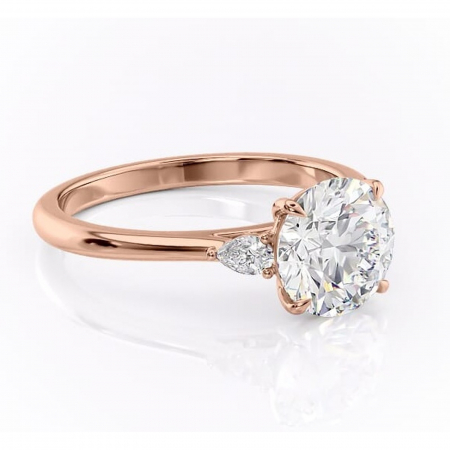 Aur roz - Inel de logodnă Felicity din aur Rose 14kt cu moissanite tăietură rotundă – Solitar rafinată pentru profil înalt | Personalizează și configurează gratuit online