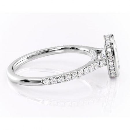 Inel de logodnă Fernelle din aur Alb 14kt cu moissanite tăietură pernă – Montură închisă rafinată pentru profil înalt | Personalizează și configurează gratuit online [1]