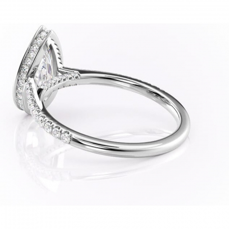 Inel de logodnă Fernelle din aur Alb 18kt cu moissanite tăietură pară – Montură închisă rafinată pentru profil înalt | Personalizează și configurează gratuit online [4]