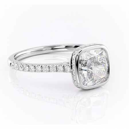 Pernă - Inel de logodnă Fernelle din aur Alb 14kt cu moissanite tăietură pernă – Montură închisă rafinată pentru profil înalt | Personalizează și configurează gratuit online