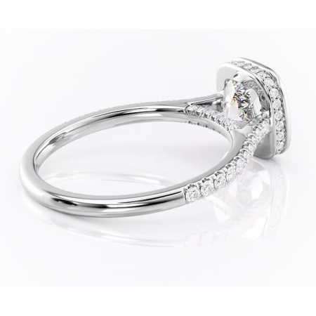 Inel de logodnă Fernelle din aur Alb 14kt cu moissanite tăietură pernă – Montură închisă rafinată pentru profil înalt | Personalizează și configurează gratuit online [2]