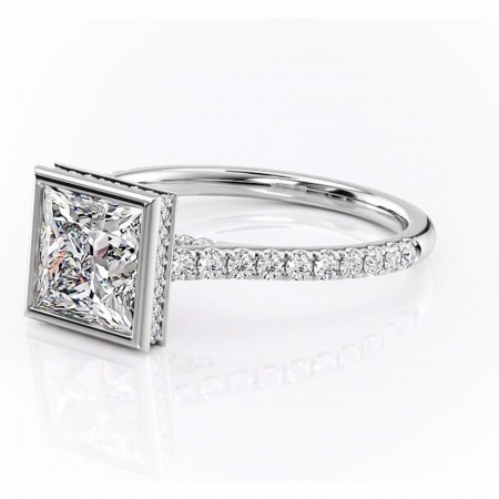 Inel de logodnă Fernelle din aur Alb 18kt cu moissanite tăietură princess – Montură închisă rafinată pentru profil înalt | Personalizează și configurează gratuit online [6]