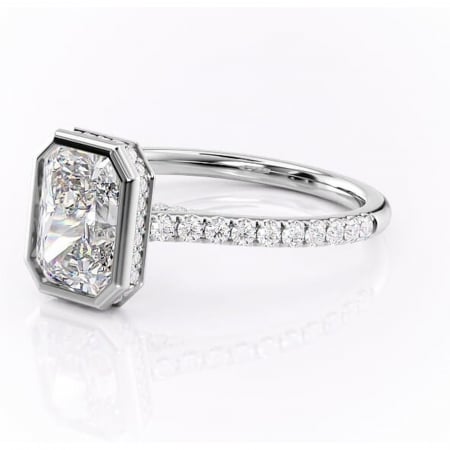 Inel de logodnă Fernelle din aur Alb 14kt cu moissanite tăietură radiantă – Montură închisă rafinată pentru profil înalt | Personalizează și configurează gratuit online [6]