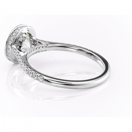 Inel de logodnă Fernelle din aur Alb 14kt cu moissanite tăietură rotundă – Montură închisă rafinată pentru profil înalt | Personalizează și configurează gratuit online [4]