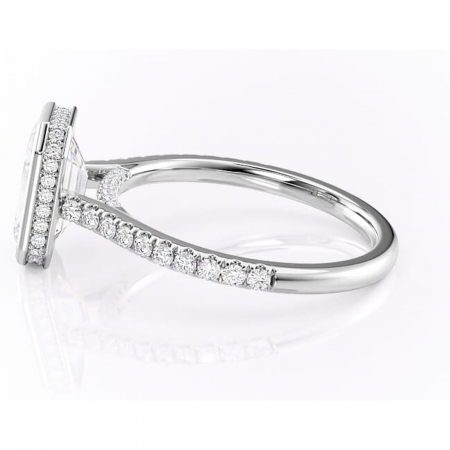 Inel de logodnă Fernelle din aur Alb 18kt cu moissanite tăietură smarald – Montură închisă rafinată pentru profil înalt | Personalizează și configurează gratuit online [5]