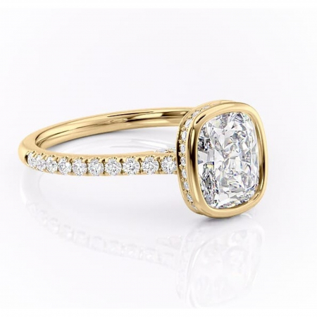 Pernă alungită - Inel de logodnă Fernelle din aur Galben 14kt cu moissanite tăietură pernă – Montură închisă rafinată pentru profil înalt | Personalizează și configurează gratuit online