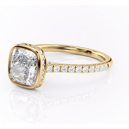 Inel de logodnă Fernelle din aur Galben 14kt cu moissanite tăietură pernă – Montură închisă rafinată pentru profil înalt | Personalizează și configurează gratuit online [6]