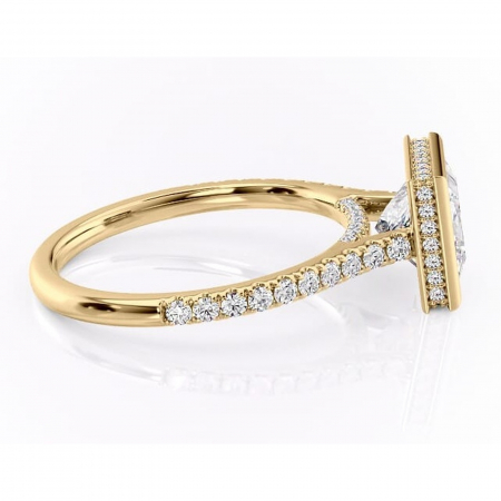 Inel de logodnă Fernelle din aur Galben 14kt cu moissanite tăietură princess – Montură închisă rafinată pentru profil înalt | Personalizează și configurează gratuit online [1]