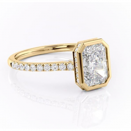Aur galben - Inel de logodnă Fernelle din aur Galben 18kt cu moissanite tăietură radiantă – Montură închisă rafinată pentru profil înalt | Personalizează și configurează gratuit online