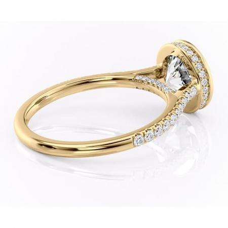 Inel de logodnă Fernelle din aur Galben 14kt cu moissanite tăietură rotundă – Montură închisă rafinată pentru profil înalt | Personalizează și configurează gratuit online [2]