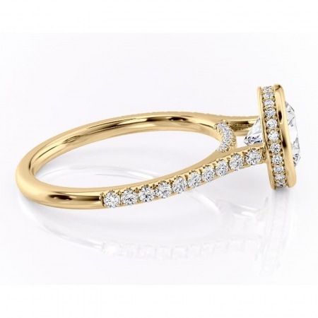 Inel de logodnă Fernelle din aur Galben 14kt cu moissanite tăietură rotundă – Montură închisă rafinată pentru profil înalt | Personalizează și configurează gratuit online [1]