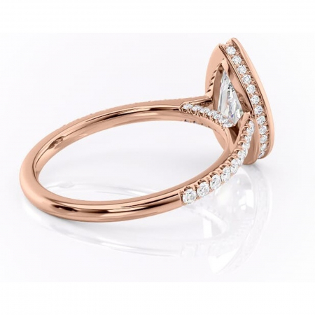 Inel de logodnă Fernelle din aur Rose 18kt cu moissanite tăietură pară – Montură închisă rafinată pentru profil înalt | Personalizează și configurează gratuit online [2]