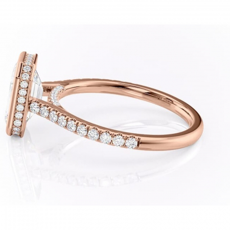 Inel de logodnă Fernelle din aur Rose 14kt cu moissanite tăietură smarald – Montură închisă rafinată pentru profil înalt | Personalizează și configurează gratuit online [5]