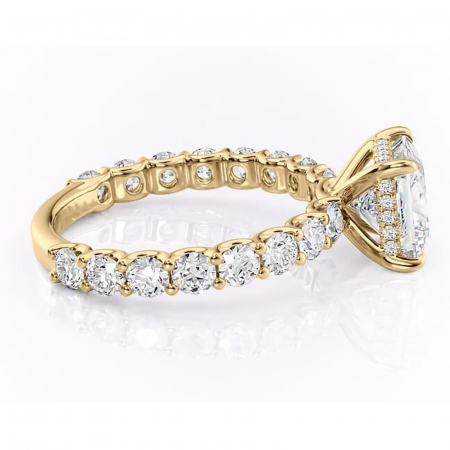 Inel de logodnă Floralie din aur Galben 14kt cu moissanite tăietură princess – Pietre laterale excepțional | Personalizează și configurează gratuit online [1]