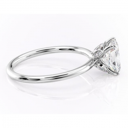 Inel de logodnă Garnet din aur Alb 14kt cu moissanite tăietură pernă – Solitar rafinată pentru profil înalt | Personalizează și configurează gratuit online [1]