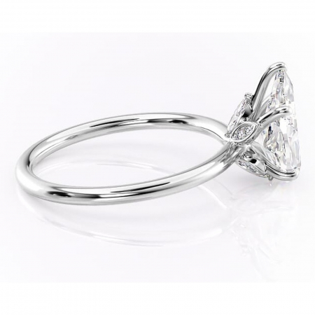 Inel de logodnă Garnet din aur Alb 14kt cu moissanite tăietură pară – Solitar rafinată pentru profil înalt | Personalizează și configurează gratuit online [1]