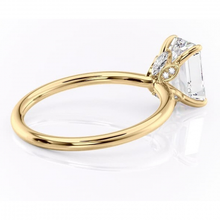 Inel de logodnă Garnet din aur Galben 14kt cu moissanite tăietură smarald – Solitar rafinată pentru profil înalt | Personalizează și configurează gratuit online [2]