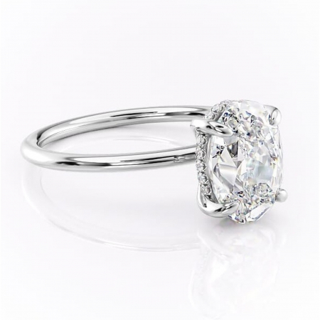Ovală - Inel de logodnă Genevieve din aur Alb 14kt cu moissanite tăietură ovală – Solitar rafinată pentru profil înalt | Personalizează și configurează gratuit online
