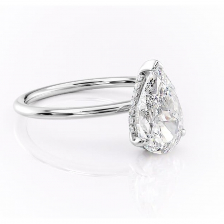 Pară - Inel de logodnă Genevieve din aur Alb 14kt cu moissanite tăietură pară – Solitar rafinată pentru profil înalt | Personalizează și configurează gratuit online