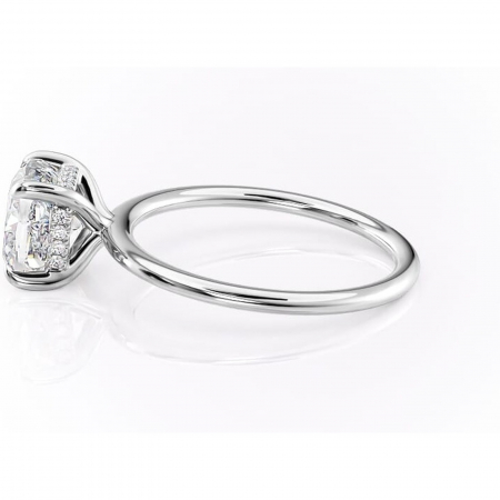 Inel de logodnă Genevieve din aur Alb 14kt cu moissanite tăietură pernă – Solitar rafinată pentru profil înalt | Personalizează și configurează gratuit online [5]