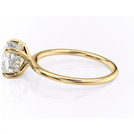 Inel de logodnă Genevieve din aur Galben 14kt cu moissanite tăietură pernă – Solitar rafinată pentru profil înalt | Personalizează și configurează gratuit online [5]