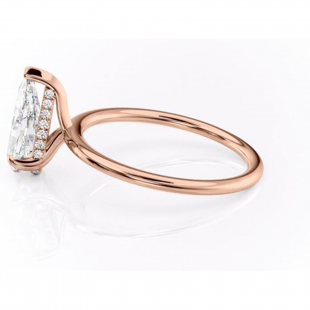 Inel de logodnă Genevieve din aur Rose 18kt cu moissanite tăietură pară – Solitar rafinată pentru profil înalt | Personalizează și configurează gratuit online [5]