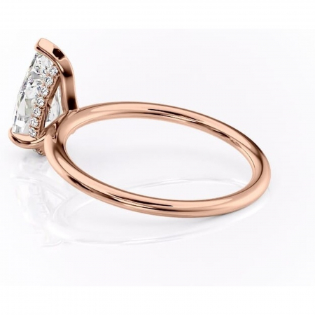 Inel de logodnă Genevieve din aur Rose 18kt cu moissanite tăietură pară – Solitar rafinată pentru profil înalt | Personalizează și configurează gratuit online [4]