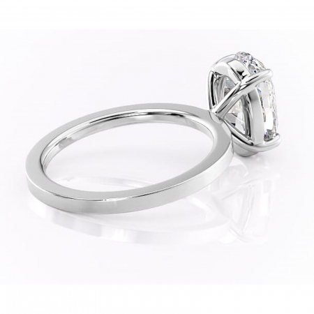 Inel de logodnă Georgiana din aur Alb 14kt cu moissanite tăietură ovală – Profil pătrat rafinată pentru profil înalt | Personalizează și configurează gratuit online [2]