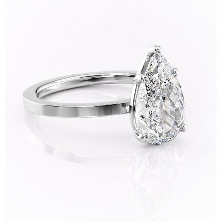 Pară - Inel de logodnă Georgiana din aur Alb 14kt cu moissanite tăietură pară – Profil pătrat rafinată pentru profil înalt | Personalizează și configurează gratuit online