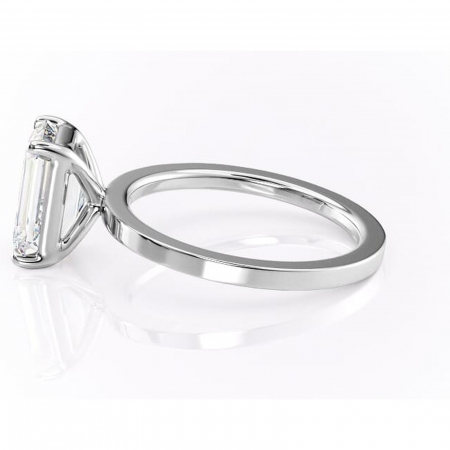 Inel de logodnă Georgiana din aur Alb 14kt cu moissanite tăietură smarald – Profil pătrat rafinată pentru profil înalt | Personalizează și configurează gratuit online [5]