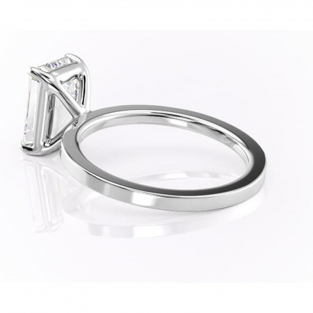 Inel de logodnă Georgiana din aur Alb 14kt cu moissanite tăietură smarald – Profil pătrat rafinată pentru profil înalt | Personalizează și configurează gratuit online [4]