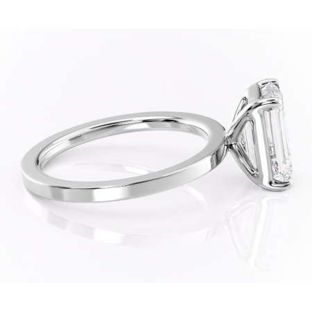 Inel de logodnă Georgiana din aur Alb 14kt cu moissanite tăietură smarald – Profil pătrat rafinată pentru profil înalt | Personalizează și configurează gratuit online [1]