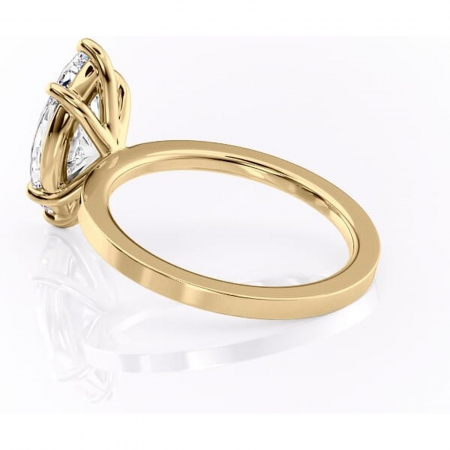 Inel de logodnă Georgiana din aur Galben 14kt cu moissanite tăietură marquise – Profil pătrat rafinată pentru profil înalt | Personalizează și configurează gratuit online [4]