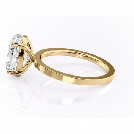 Inel de logodnă Georgiana din aur Galben 18kt cu moissanite tăietură ovală – Profil pătrat rafinată pentru profil înalt | Personalizează și configurează gratuit online [5]