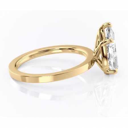 Inel de logodnă Georgiana din aur Galben 14kt cu moissanite tăietură pară – Profil pătrat rafinată pentru profil înalt | Personalizează și configurează gratuit online [1]