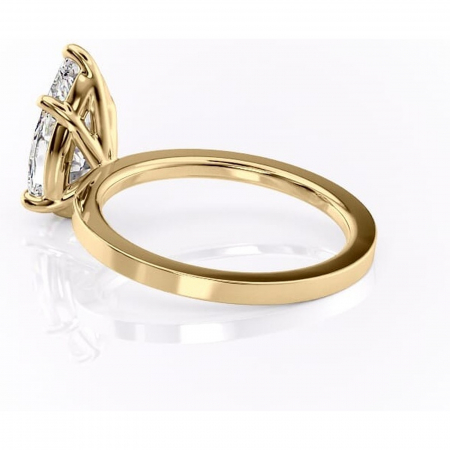 Inel de logodnă Georgiana din aur Galben 14kt cu moissanite tăietură pară – Profil pătrat rafinată pentru profil înalt | Personalizează și configurează gratuit online [4]
