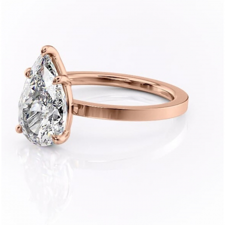 Inel de logodnă Georgiana din aur Rose 14kt cu moissanite tăietură pară – Profil pătrat rafinată pentru profil înalt | Personalizează și configurează gratuit online [6]