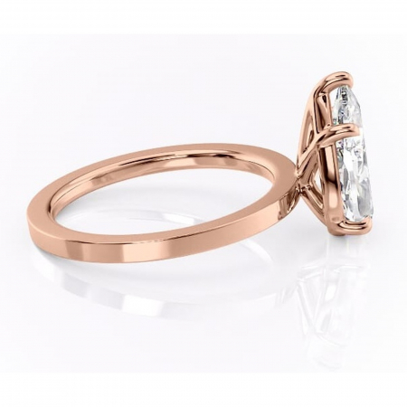 Inel de logodnă Georgiana din aur Rose 14kt cu moissanite tăietură pară – Profil pătrat rafinată pentru profil înalt | Personalizează și configurează gratuit online [1]