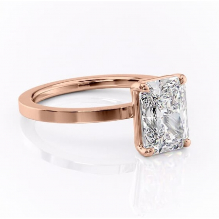 Radiantă - Inel de logodnă Georgiana din aur Rose 18kt cu moissanite tăietură radiantă – Profil pătrat rafinată pentru profil înalt | Personalizează și configurează gratuit online