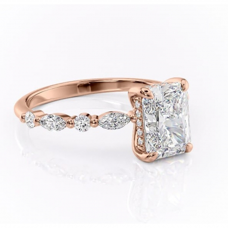 Aur roz - Inel de logodnă Gwendolyn din aur Rose 18kt cu moissanite tăietură radiantă – Pietre laterale rafinată pentru profil înalt | Personalizează și configurează gratuit online