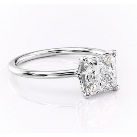 Princess - Inel de logodnă Helena din aur Alb 14kt cu moissanite tăietură princess – Solitar rafinată pentru profil jos | Personalizează și configurează gratuit online