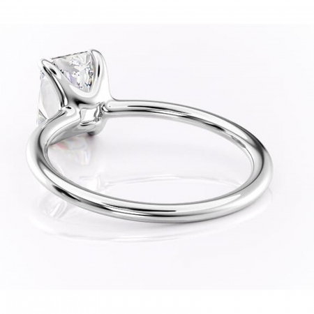 Inel de logodnă Helena din aur Alb 14kt cu moissanite tăietură radiantă – Solitar rafinată pentru profil jos | Personalizează și configurează gratuit online [3]