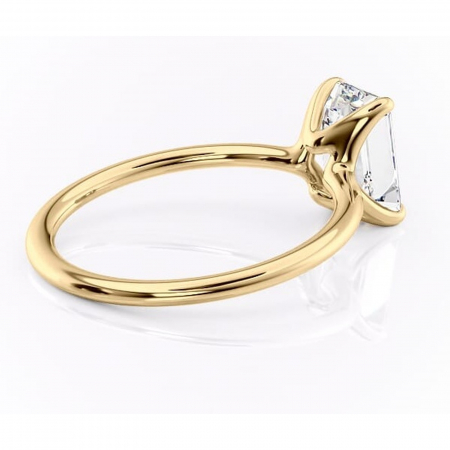 Inel de logodnă Helena din aur Galben 14kt cu moissanite tăietură smarald – Solitar rafinată pentru profil jos | Personalizează și configurează gratuit online [2]